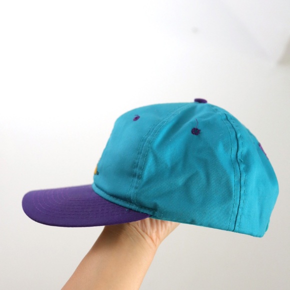 Vintage 90s Disney Mickey Mouse Snapback Purple & Green Baseball Cap / Adult Fre - Picture 2 of 6